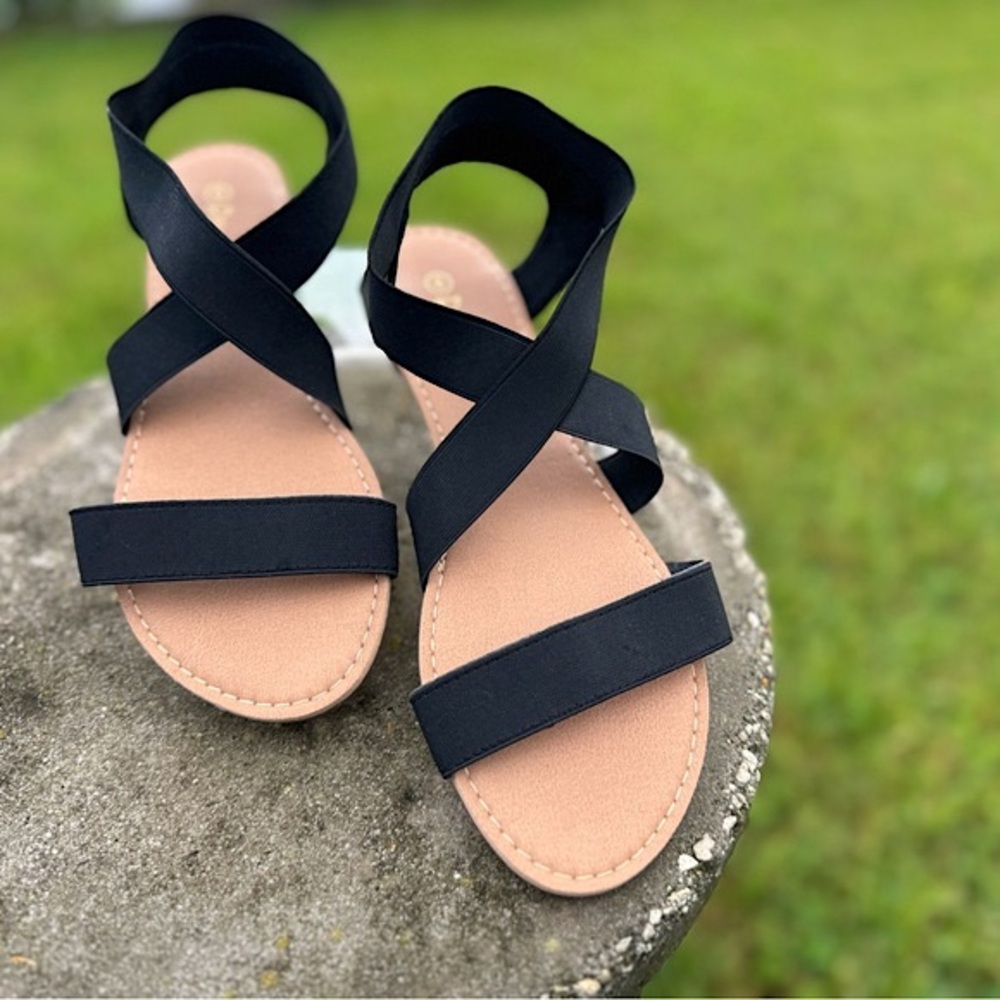 ✨EUC✨Dream Paris Black Sandals- Women’s Size 8